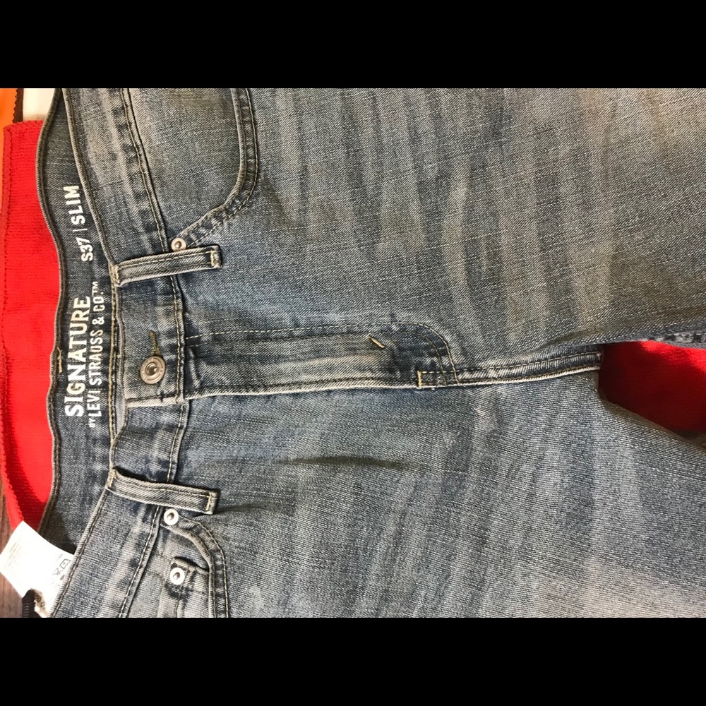 Slim 📦 package deal!!! 2 pair of new Levi’s (32)